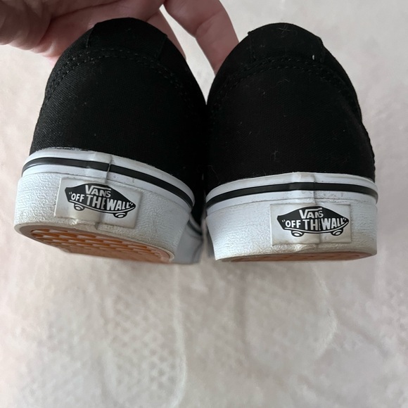 Women’s Vans Shoes like new - Picture 4 of 5